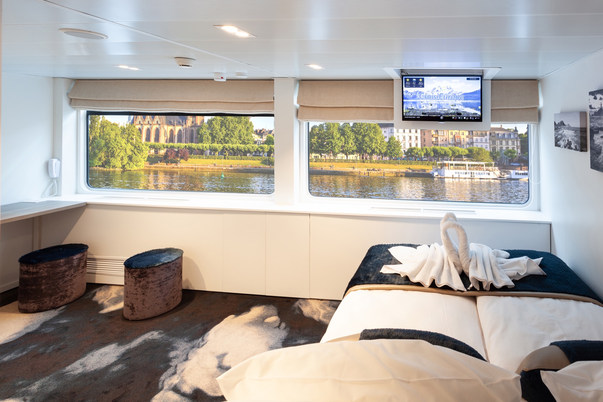 CroisiEurope MS Victor Hugo Accessible Cabin 2.jpg